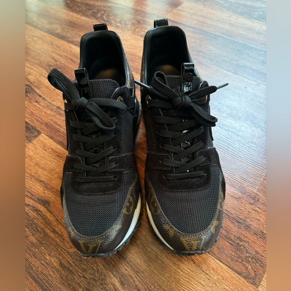 Louis Vuitton Run Away Sneakers 37 - Picture 2 of 7